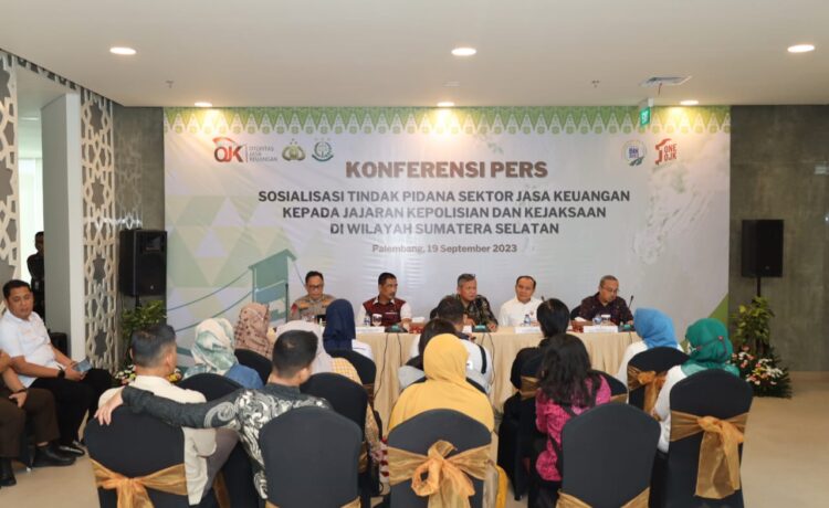 Konferensi Pers Sosialisasi Terkait Tindak Pidana Sektor Jasa Keuangan di Wilayah Sumatera Selatan, Selasa (19/9/2023)